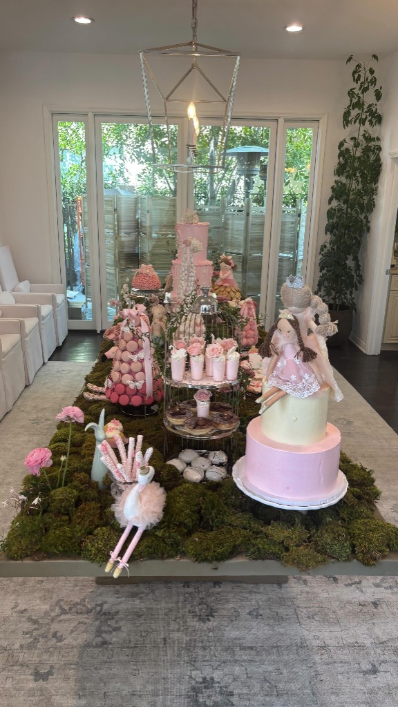 CieLA Events celebration photography - florals and room styling